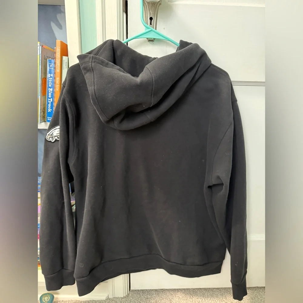 Men’s lululemon Philadelphia Eagles nfl Black Hoodie size M - Picture 2 of 3